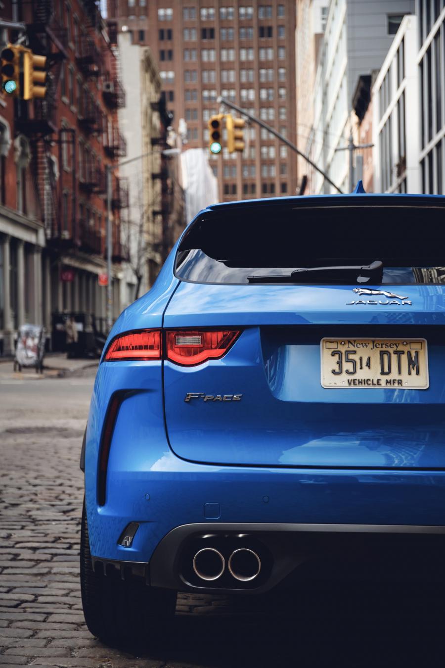 Детали экстерьера Jaguar F-Pace SVR 2018 года  (NA) (фото 7 из 40)